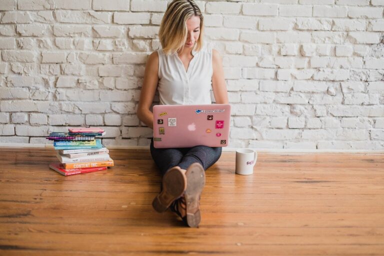 Women with laptop